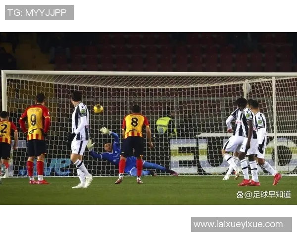 莱比锡友谊赛大胜巴黎圣日耳曼争议判罚引发全场热议