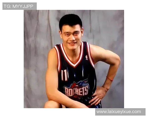 姚明携手小孩共筑梦想传承篮球精神与未来希望 姚明携手小孩共筑梦想传承篮球精神与未来希望