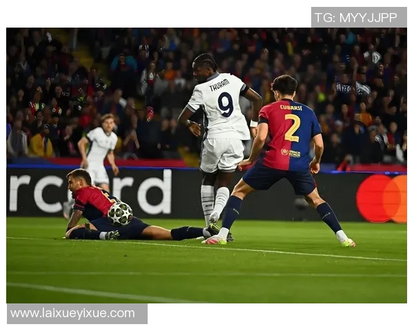 国王杯精彩对决国米以三球大胜巴萨战术解析引发热议