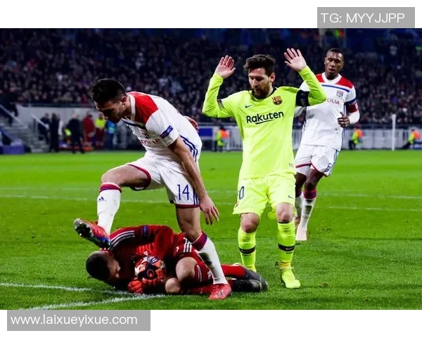 中超焦点战巴萨与里昂互交白卷红牌争议引发全场热议